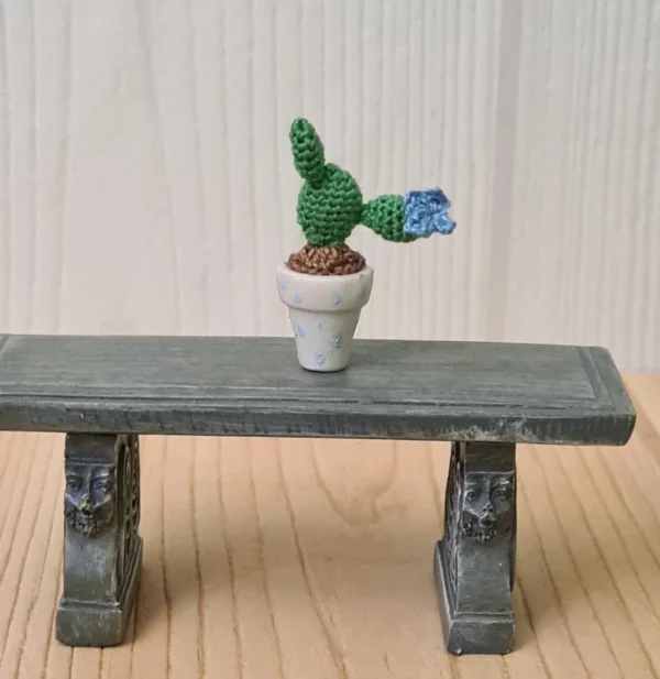 Dollhouse Miniature Crochet cactus in the Pot - Imagen 2