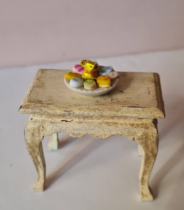 Plate with cookies and Easter bunny for dollhouses, 1/12 scale - Imagen 2