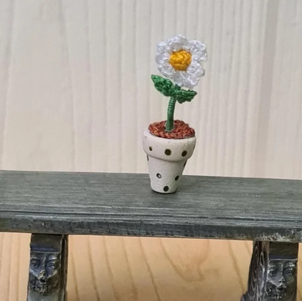 Dollhouse Miniature Crochet Daisy in the Pot