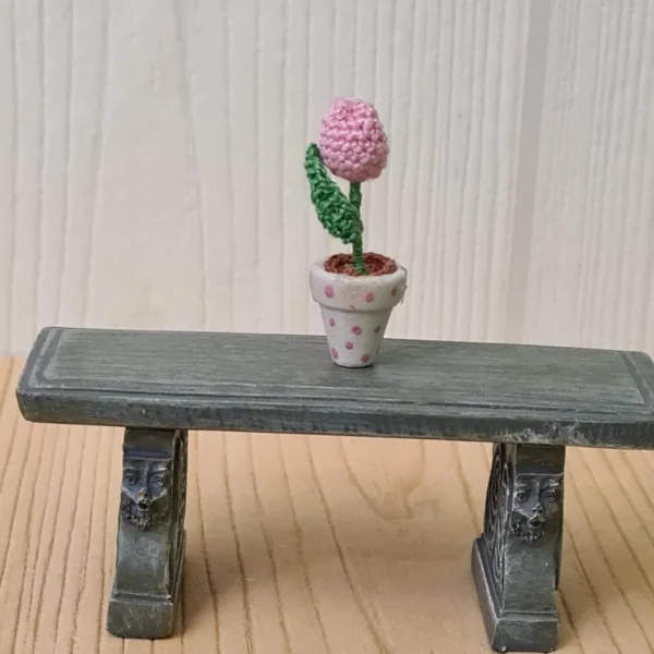 Dollhouse Miniature Crochet tulip in the Pot - Imagen 2