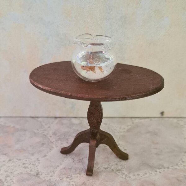 Dollhouse Miniatures Fish in a Glass Bowl with stand, 1/12 scale - Imagen 3