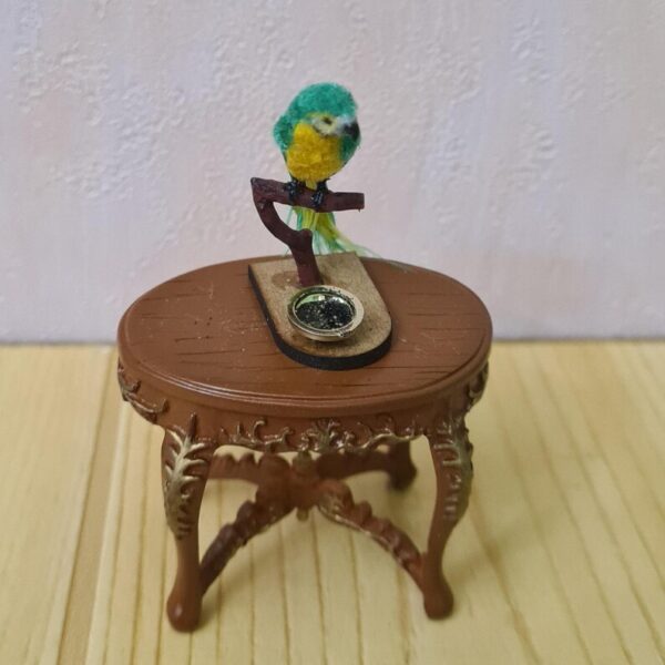 Dollhouse Miniatures Parrot with stand, 1/12 scale - Imagen 2