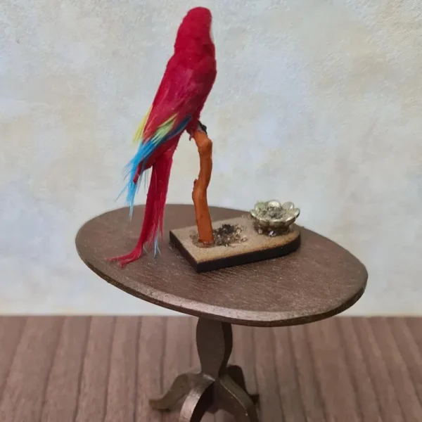 Dollhouse Miniatures Parrot with stand, 1/12 scale - Imagen 3